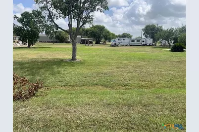 109 Susy Street, Port Lavaca, TX 77979 - Photo 4