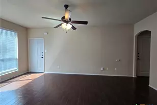 292 Rosalie Dr, New Braunfels, TX 78130 - Photo 8