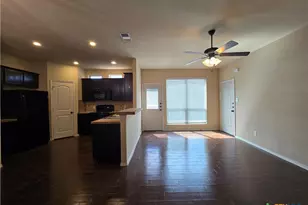 292 Rosalie Dr, New Braunfels, TX 78130 - Photo 2