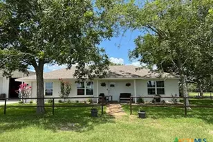 8652 State Hwy 111 E, Yoakum, TX 77995 - Photo 2