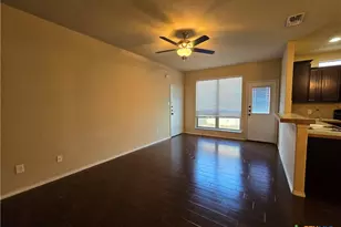 294 Rosalie Dr, New Braunfels, TX 78130 - Photo 4