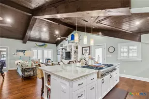 2133 W Maple St, Port O'Connor, TX 77982 - Photo 8