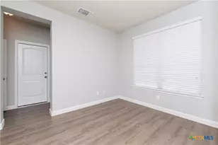 5114 Dauphin Dr, Belton, TX 76513 - Photo 2