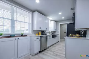 340 Frazier Ln, Burnet, TX 78611 - Photo 4