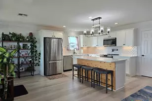 256 S Ocean Dr, Port Lavaca, TX 77979 - Photo 8