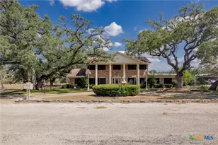 1101 Clark St, Yoakum, TX 77995 - Photo 1