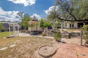 1101 Clark St, Yoakum, TX 77995 - Photo 48