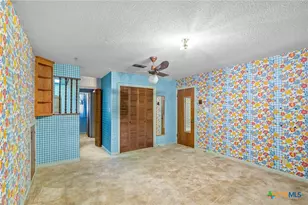 1101 Clark St, Yoakum, TX 77995 - Photo 38