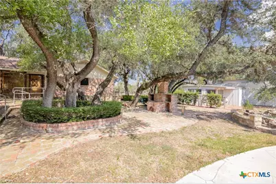 1101 Clark Street, Yoakum, TX 77995 - Photo 42