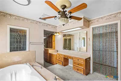 1101 Clark Street, Yoakum, TX 77995 - Photo 34