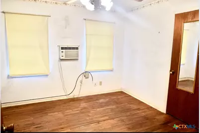 141 Jackson, Elgin, TX 78621 - Photo 22