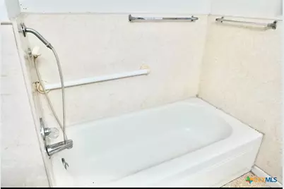 141 Jackson, Elgin, TX 78621 - Photo 28