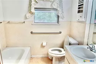 141 Jackson, Elgin, TX 78621 - Photo 30