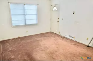 141 Jackson, Elgin, TX 78621 - Photo 16