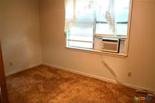 141 Jackson, Elgin, TX 78621 - Photo 24