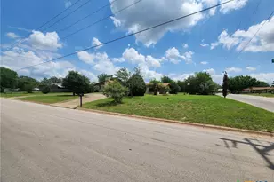 601 N Rhomberg St, Burnet, TX 78611 - Photo 4