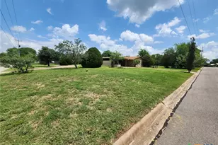 601 N Rhomberg St, Burnet, TX 78611 - Photo 42