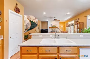 219 Fairway Dr, Gatesville, TX 76528 - Photo 10