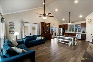 1699 Lake Ridge Blvd, Canyon Lake, TX 78133 - Photo 4