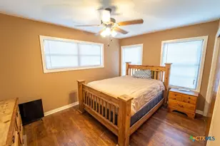 4804 Dahlia Ln, Victoria, TX 77904 - Photo 10