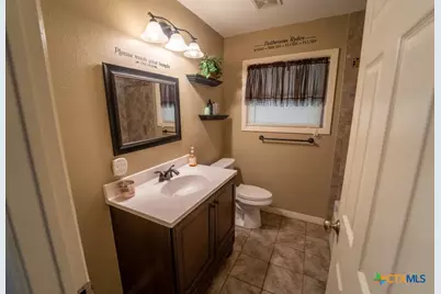 4804 Dahlia Lane, Victoria, TX 77904 - Photo 14