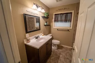 4804 Dahlia Ln, Victoria, TX 77904 - Photo 14