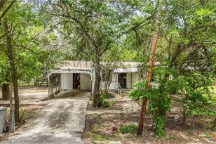 137 Columbia Cir, San Marcos, TX 78666 - Photo 2