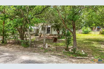 137 Columbia Circle, San Marcos, TX 78666 - Photo 4