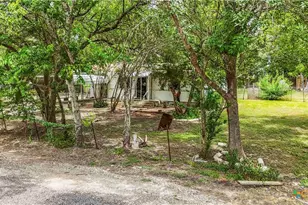 137 Columbia Cir, San Marcos, TX 78666 - Photo 4