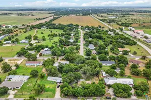 137 Columbia Cir, San Marcos, TX 78666 - Photo 10