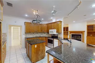 234 Lakeview Dr, Victoria, TX 77905 - Photo 8