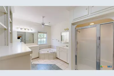 234 Lakeview Drive, Victoria, TX 77905 - Photo 20