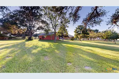 234 Lakeview Drive, Victoria, TX 77905 - Photo 46