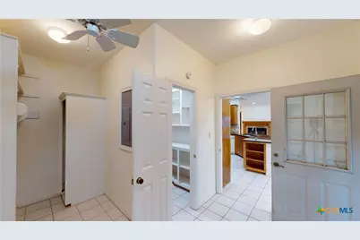 234 Lakeview Drive, Victoria, TX 77905 - Photo 10