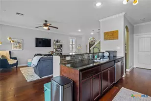 111 Fleetwood Dr, Victoria, TX 77901 - Photo 10