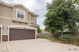 111 Fleetwood Dr, Victoria, TX 77901 - Photo 2