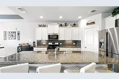 323 Limestone Creek, New Braunfels, TX 78130 - Photo 4