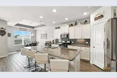 323 Limestone Creek, New Braunfels, TX 78130 - Photo 8