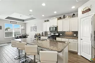 323 Limestone Creek, New Braunfels, TX 78130 - Photo 8