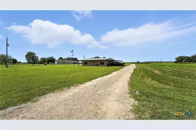 1291 Link Road, Seguin, TX 78155 - Photo 2