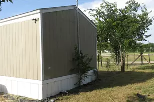 400 W Railway St, Lometa, TX 76853 - Photo 12