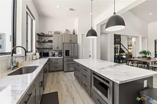 690 Kings Point Dr, Canyon Lake, TX 78133 - Photo 12