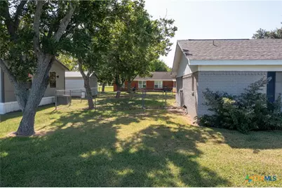 221 Oleander Avenue, Tivoli, TX 77990 - Photo 46