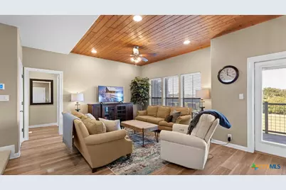 1111 Long Creek Boulevard #204, New Braunfels, TX 78130 - Photo 8