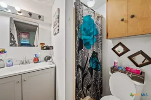 699 Floral Ave, New Braunfels, TX 78130 - Photo 38