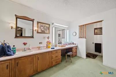 699 Floral Avenue, New Braunfels, TX 78130 - Photo 24