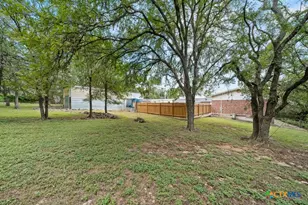 699 Floral Ave, New Braunfels, TX 78130 - Photo 40