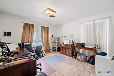 699 Floral Avenue, New Braunfels, TX 78130 - Photo 32