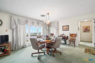 699 Floral Ave, New Braunfels, TX 78130 - Photo 14