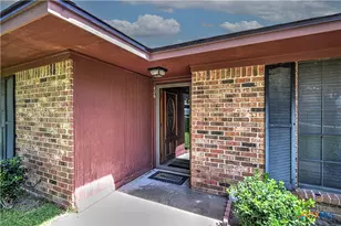 406 E Upshaw Ave, Temple, TX 76501 - Photo 6